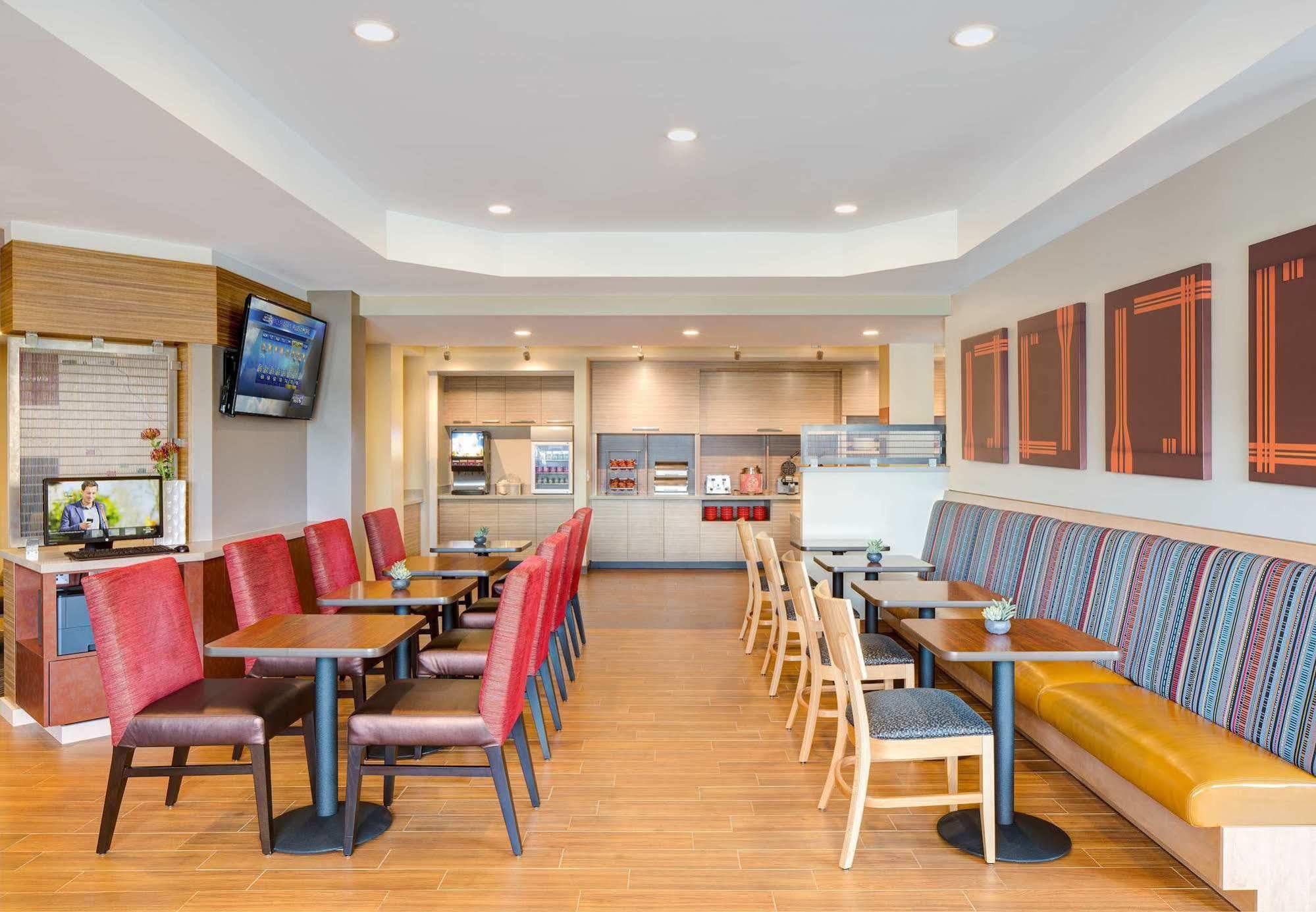 Towneplace Suites By Marriott Parkersburg Exterior foto